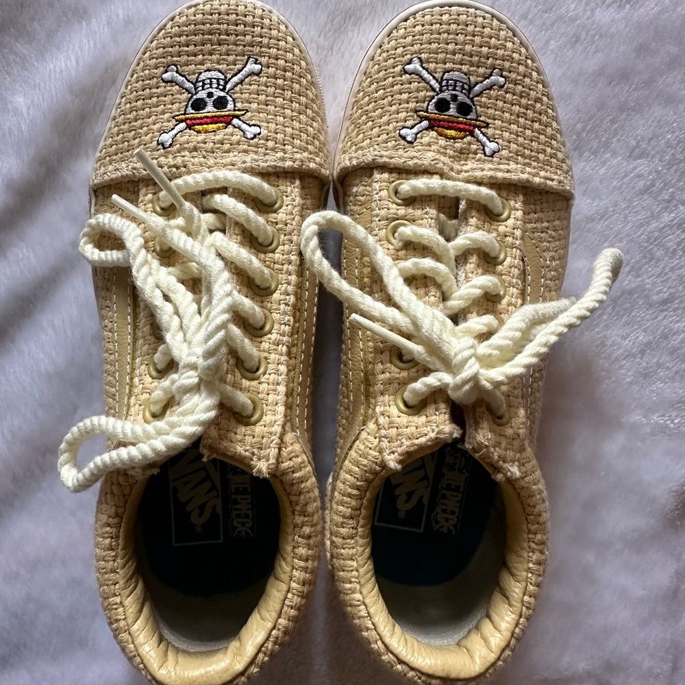 Kids New Vans x Straw Hat Crew Colab. Size 1